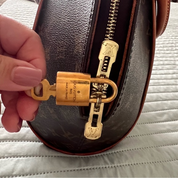 Louis Vuitton Ellipse monogram coated canvas bag with leather trims - Picture 6 of 15